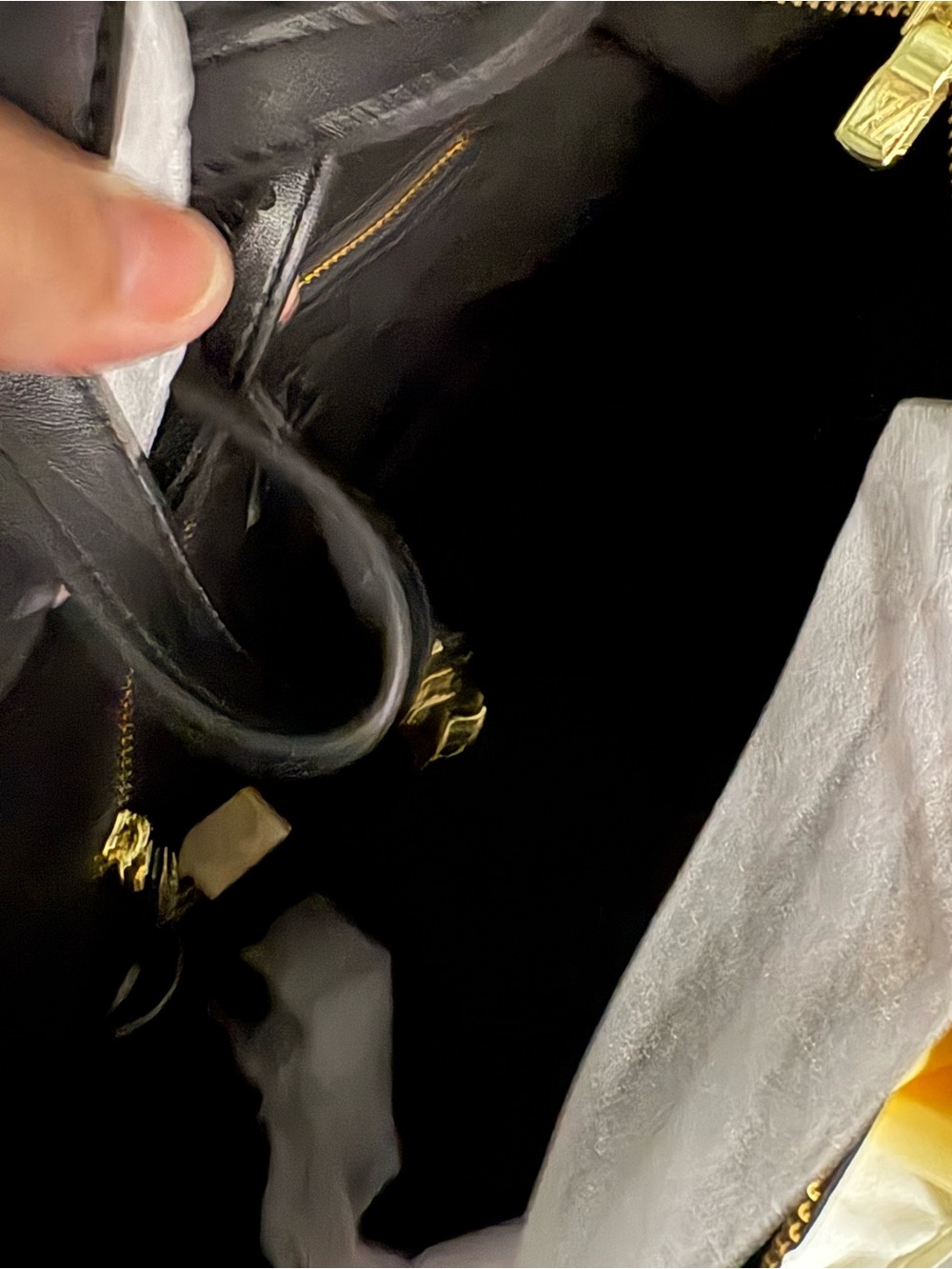 Women’s Black Leather Purse w/ Gold Hardware